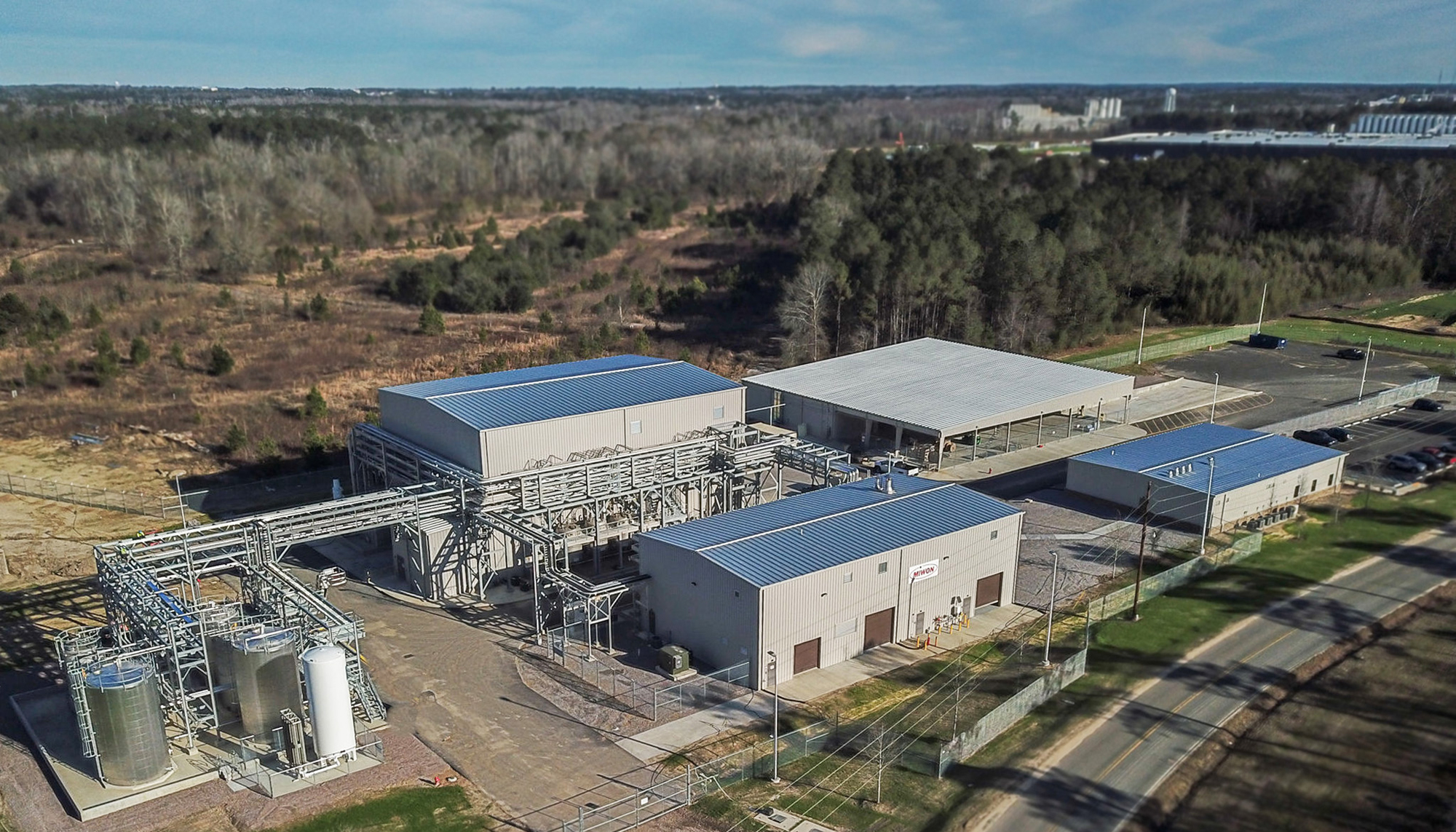 Aerial perspective of the MIWON Specialty Chemicals USA manufacturing campus showing coordinated industrial buildings, integrated process systems and connected infrastructure designed to support scalable chemical production.