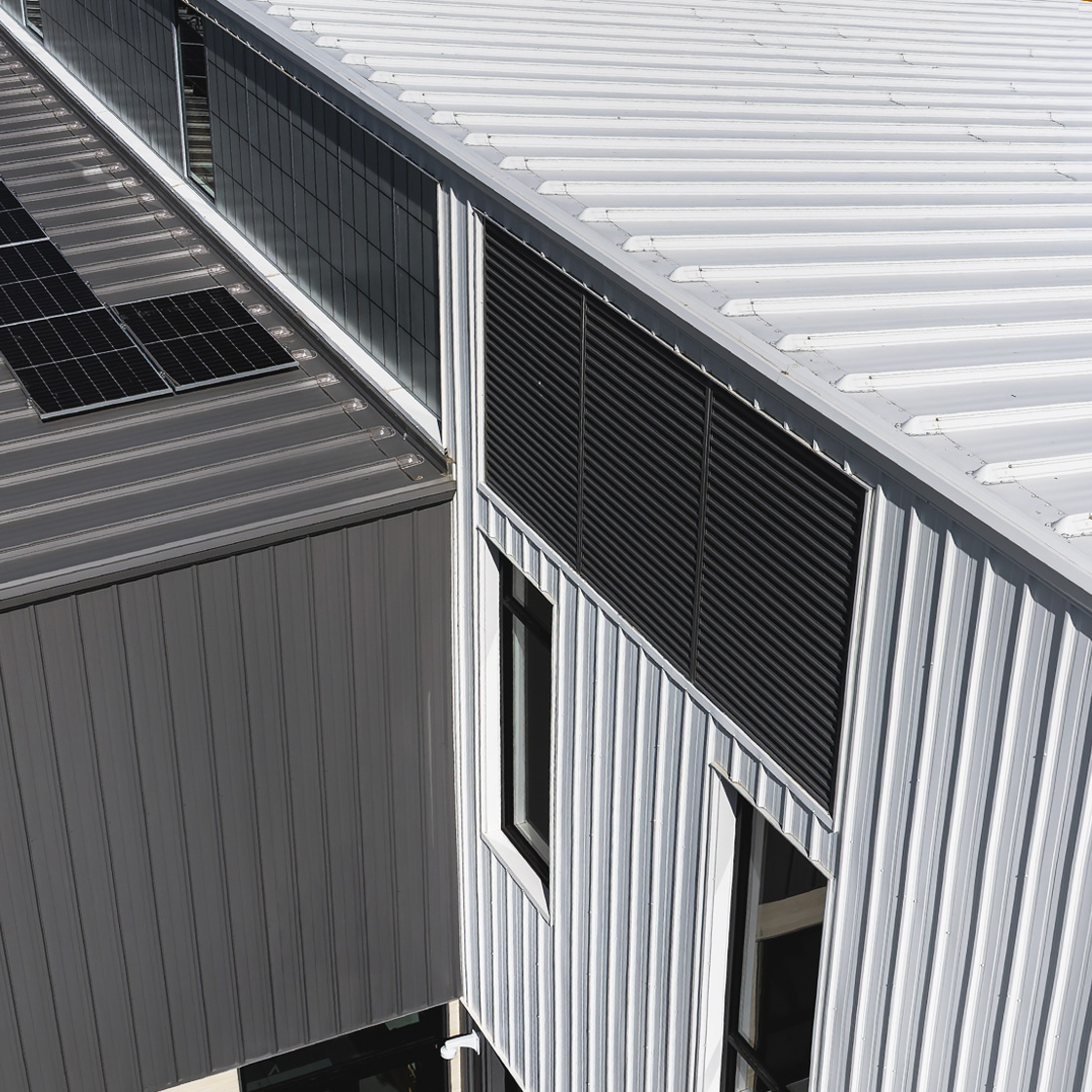 Pre-engineered metal building